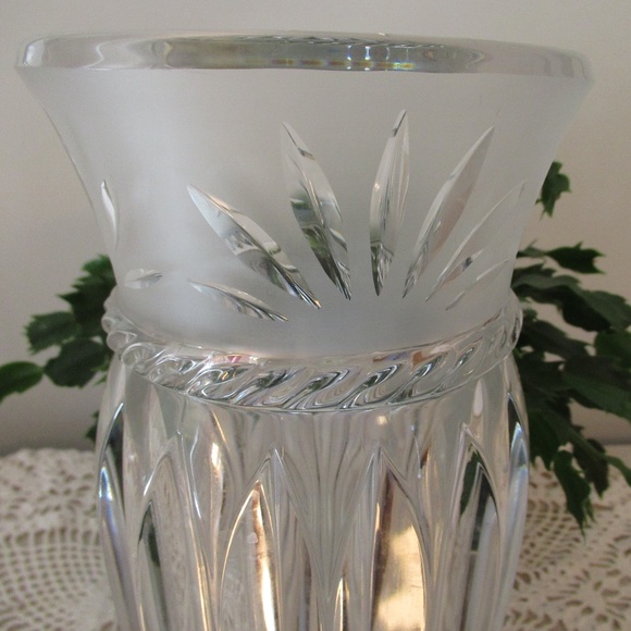 Mikasa Lead Crystal Vase - Picture 2 of 10